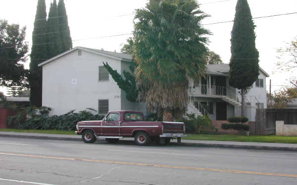 1196 W Valencia Dr in Fullerton, CA - Building Photo - Building Photo