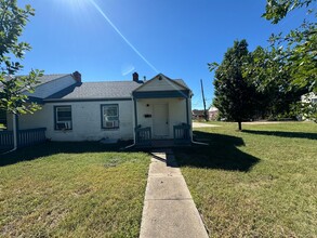 857 N Glendale Ave in Wichita, KS - Foto de edificio - Building Photo