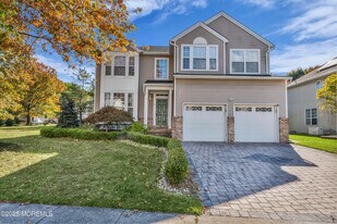 20 Mulberry Ln in Holmdel, NJ - Building Photo