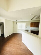 1217 Buckeye Dr in Mesquite, TX - Foto de edificio - Building Photo