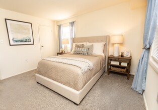 Seminary Roundtop Apartments in Lutherville, MD - Foto de edificio - Building Photo