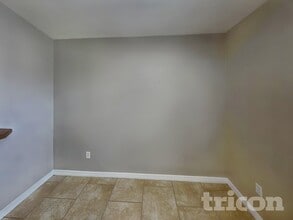 5127 Pineland Ave in Port Orange, FL - Building Photo - Building Photo