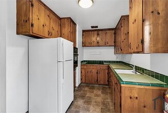 1515 Harmon St in Berkeley, CA - Foto de edificio - Building Photo