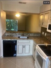 4739 Myrtle Oak Dr in New Port Richey, FL - Building Photo - Building Photo