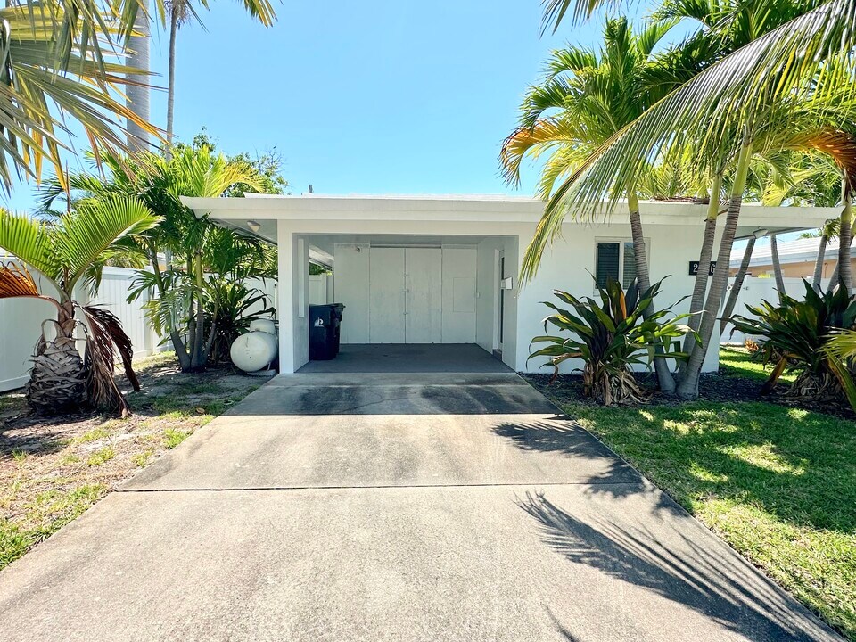 2924 Middle River Dr, Unit 1 in Fort Lauderdale, FL - Foto de edificio