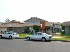 833 N Olive St in Orange, CA - Building Photo - Building Photo