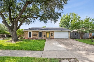 4218 Crestwood Dr in Garland, TX - Building Photo