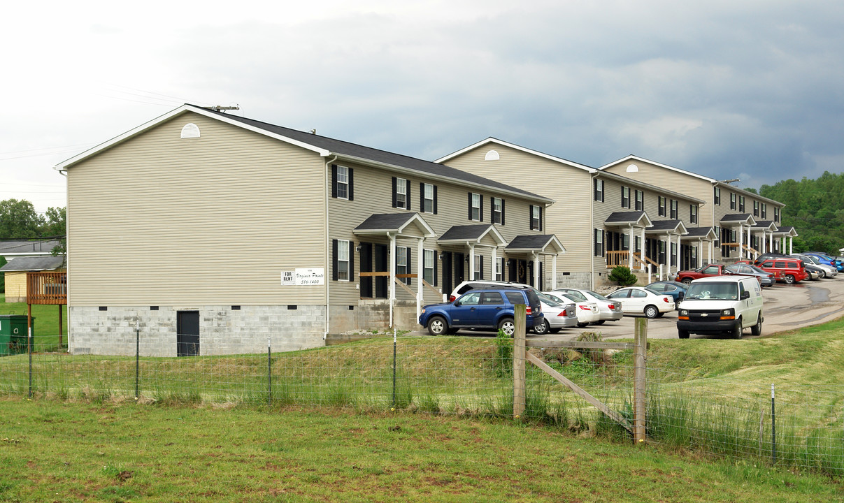 Virginia Pointe in Winfield, WV - Building Photo