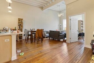 1145 E Main St in Radford, VA - Building Photo - Building Photo