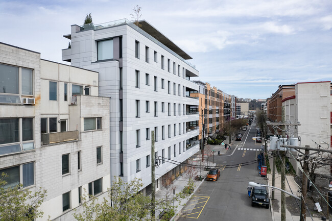 1024 Adams St in Hoboken, NJ - Foto de edificio - Building Photo