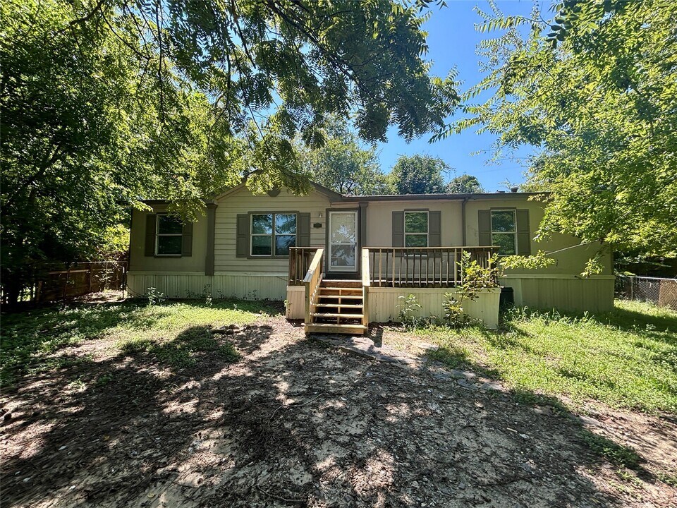 14520 Enchanted View Ct in Willis, TX - Building Photo