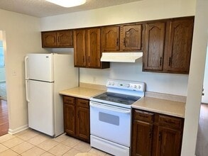 260 Timberlane Rd in Tallahassee, FL - Building Photo - Building Photo