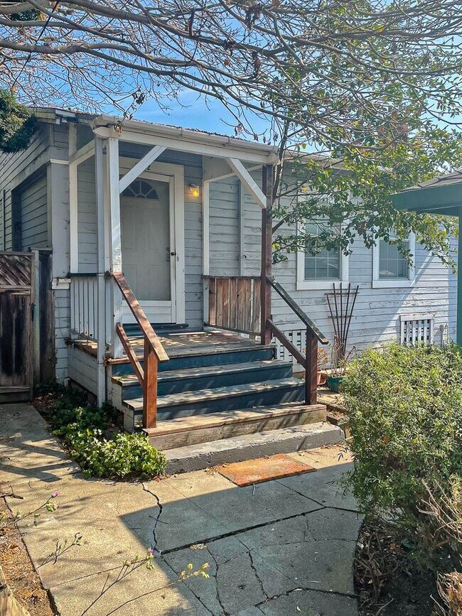 3738-3742 Randolph Ave in Oakland, CA - Foto de edificio - Building Photo