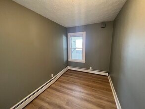 28 Bacon St in Biddeford, ME - Building Photo - Building Photo