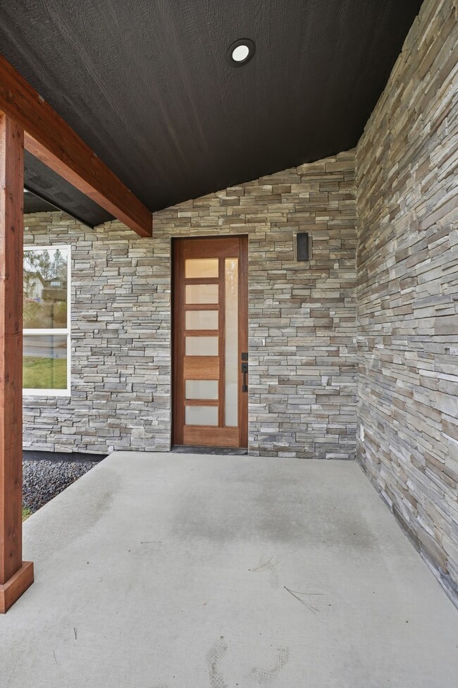 2418 E Casper Dr in Spokane, WA - Building Photo - Building Photo