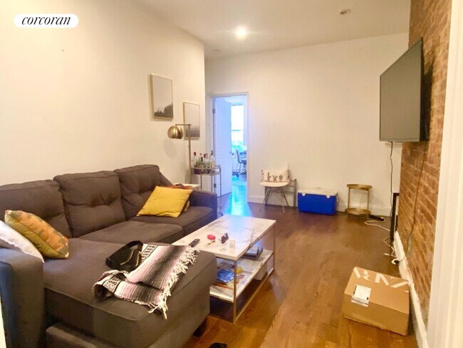 235 E 4th St in New York, NY - Building Photo - Building Photo