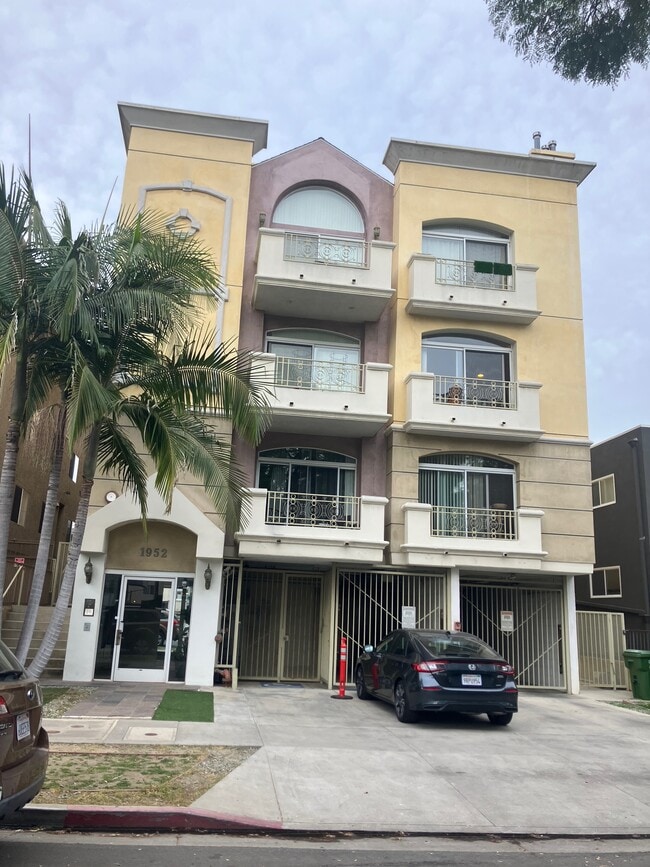 1952 Selby Ave, Unit 103 in Los Angeles, CA - Foto de edificio - Building Photo