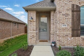 1104 Silverthorne Trl in Justin, TX - Building Photo - Building Photo