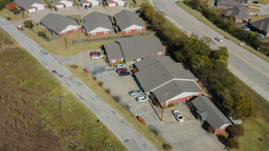 1704 S Mississippi Ave in Ada, OK - Building Photo - Building Photo