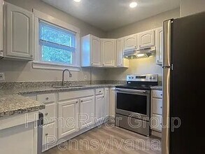 804 Romine Ave in McKeesport, PA - Foto de edificio - Building Photo