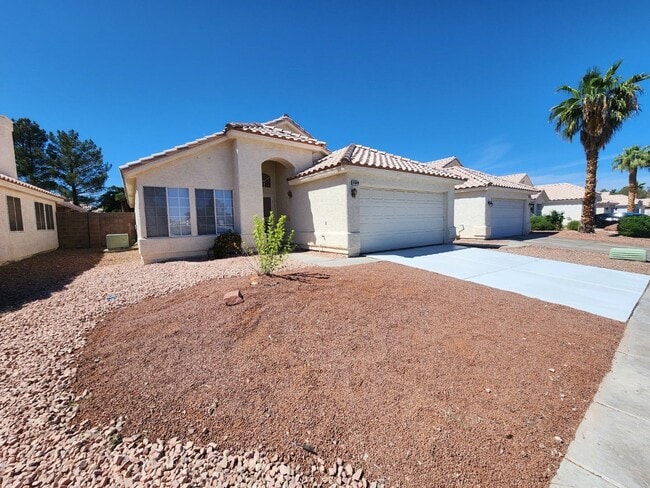 4449 Cielo Ln in Las Vegas, NV - Building Photo - Building Photo