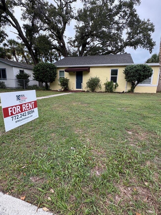 property at 810 Citrus Ave