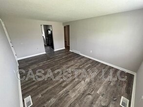 4807 Saddlebrook Ln in Louisville, KY - Building Photo - Building Photo