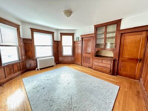 73 Hillsdale Rd in Medford, MA - Building Photo - Building Photo