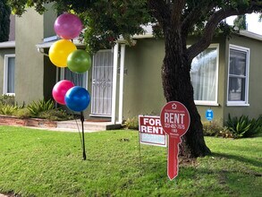 1033 Pearl St, Unit Front in Santa Monica, CA - Foto de edificio - Building Photo