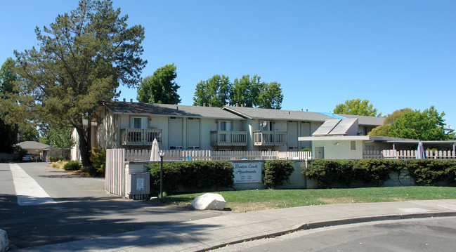 Boston Court Apartments in Santa Rosa, CA - Building Photo - Building Photo