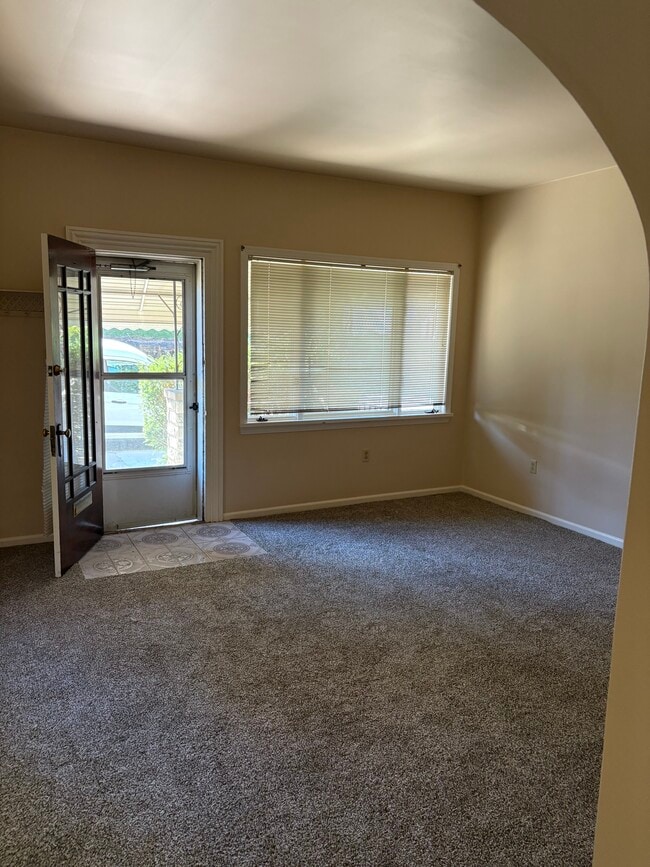 311 Oakland Ave, Unit 1st Floor Apt