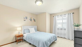 1795 Sara Ct in North Liberty, IA - Building Photo