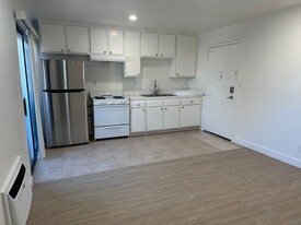 827 S Wilton Pl, Unit 301 Apartments