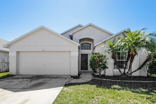 671 Eagle Pointe S in Kissimmee, FL - Building Photo