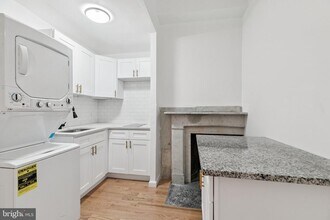 1225 Spruce St in Philadelphia, PA - Building Photo - Building Photo