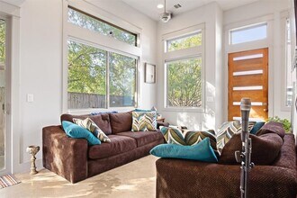 5007 Delores Ave in Austin, TX - Building Photo - Building Photo