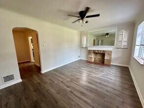 3393 Robb Ave in Cincinnati, OH - Building Photo - Building Photo