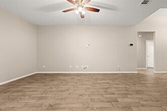 8025 Muddy Creek Dr in Fort Worth, TX - Building Photo - Building Photo