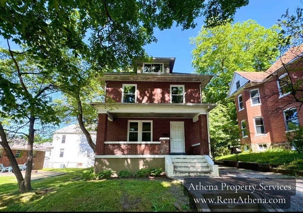 413 N Frederick St in Cape Girardeau, MO - Building Photo