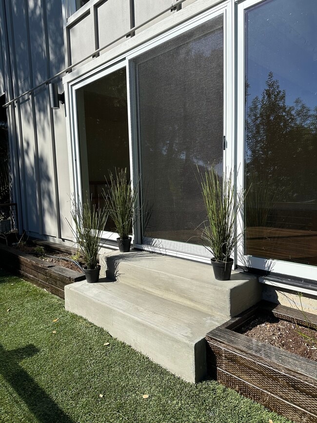 101 Oak Springs Dr, Unit A in San Anselmo, CA - Building Photo - Building Photo