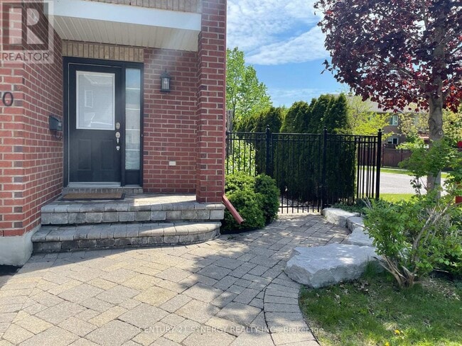 240 Freedom Private in Ottawa, ON - Building Photo - Building Photo