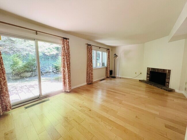 30 Fifer Ln in Lexington, MA - Building Photo - Building Photo
