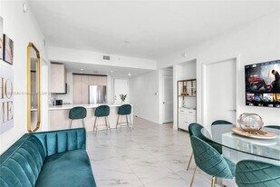 2000 Metropica Way, Unit 1507 in Sunrise, FL - Building Photo