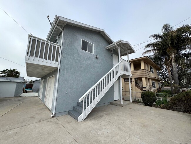 117-119 S Santa Cruz St in Ventura, CA - Building Photo - Building Photo