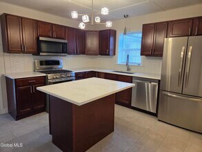 669 Pawling Ave in Troy, NY - Building Photo - Building Photo