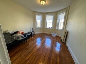 1550 Commonwealth Ave, Unit B in Boston, MA - Building Photo - Building Photo