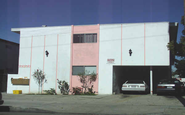 12621 Pacific Ave in Los Angeles, CA - Foto de edificio