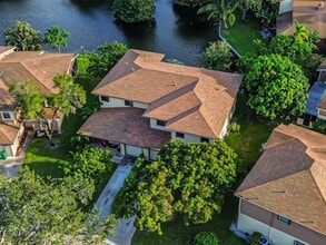 6094 Live Oak Ct in Tamarac, FL - Foto de edificio - Building Photo