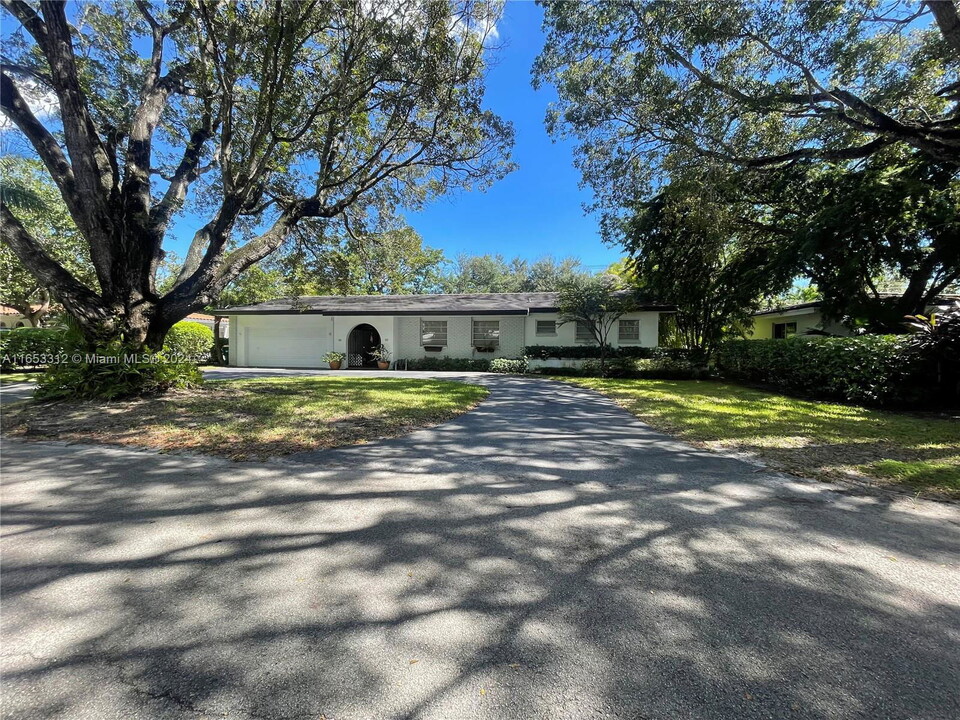 5935 Turin St-Unit -5935 in Coral Gables, FL - Building Photo