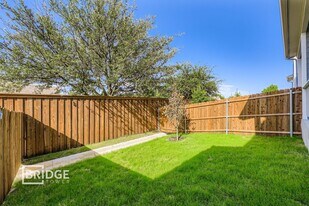 207 Marcus St in Arlington, TX - Building Photo